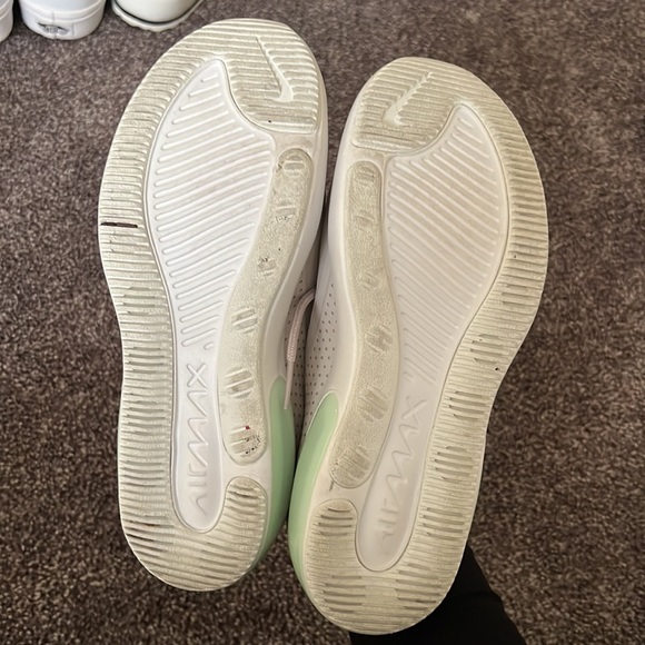 Nike air maxes - Picture 5 of 5